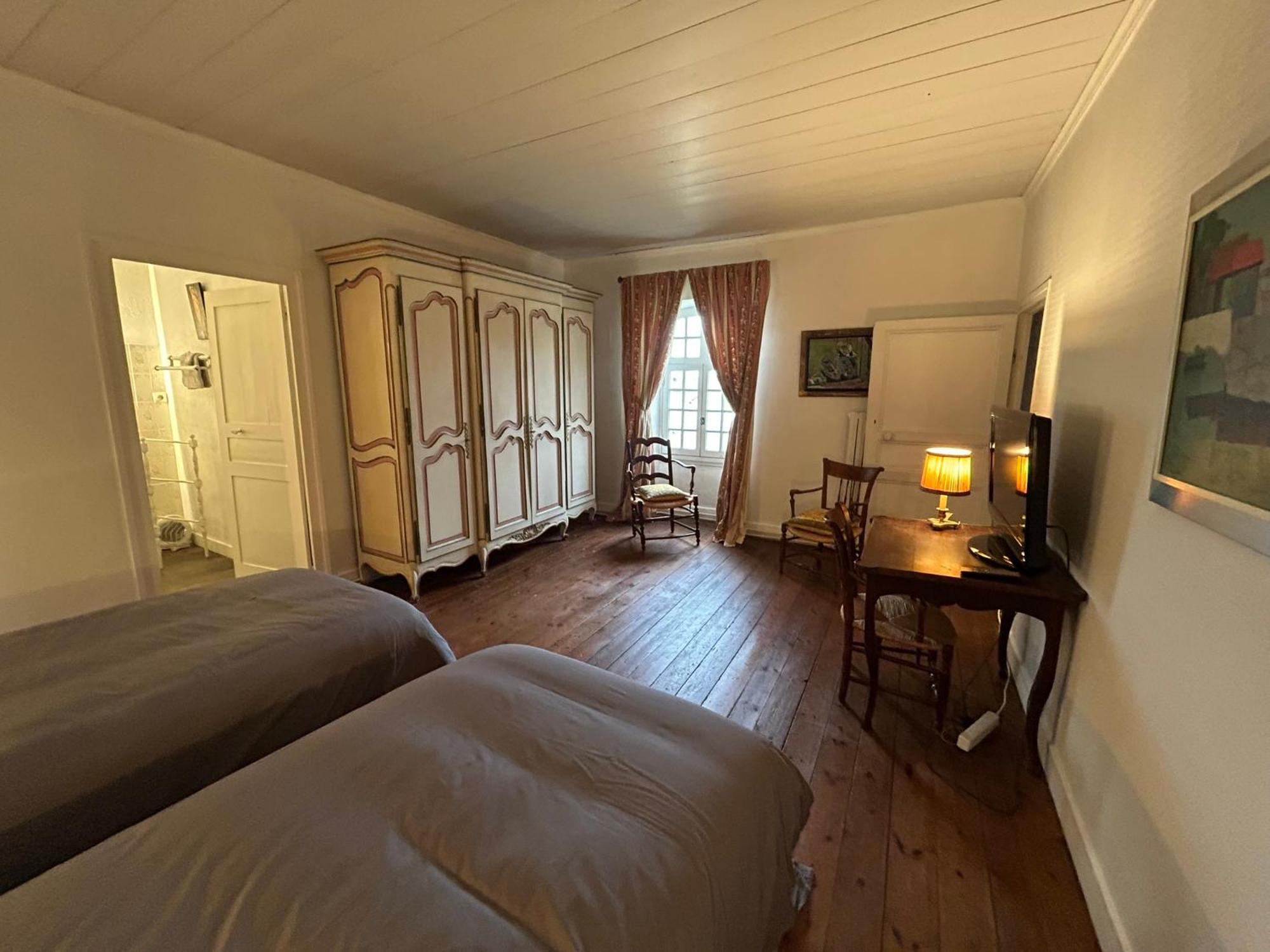 Privatunterkunft Et Table D'hotes Maison Garesche *